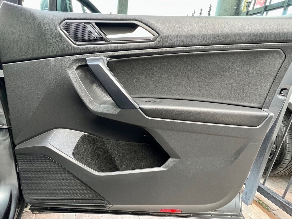 Photo 47 of this VOLKSWAGEN TIGUAN