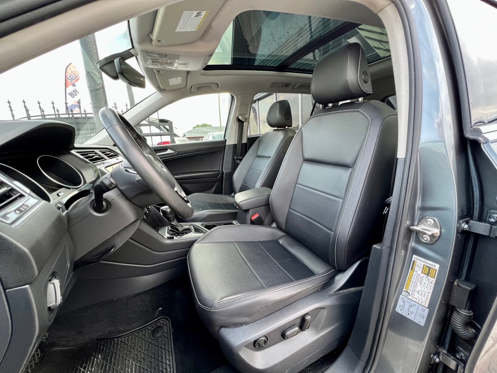 Photo 14 of this VOLKSWAGEN TIGUAN