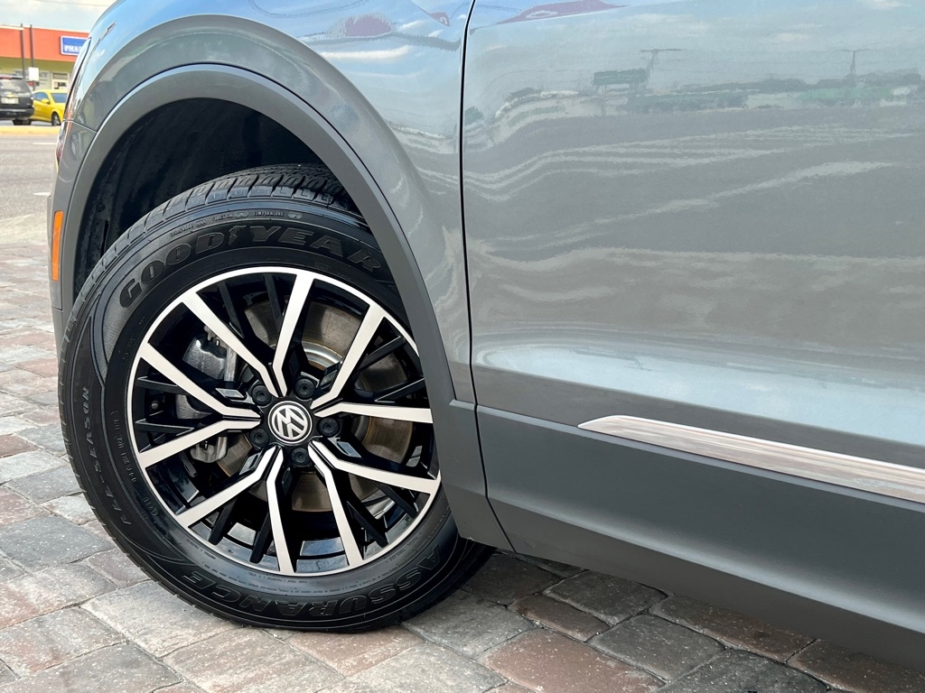 Photo 12 of this VOLKSWAGEN TIGUAN