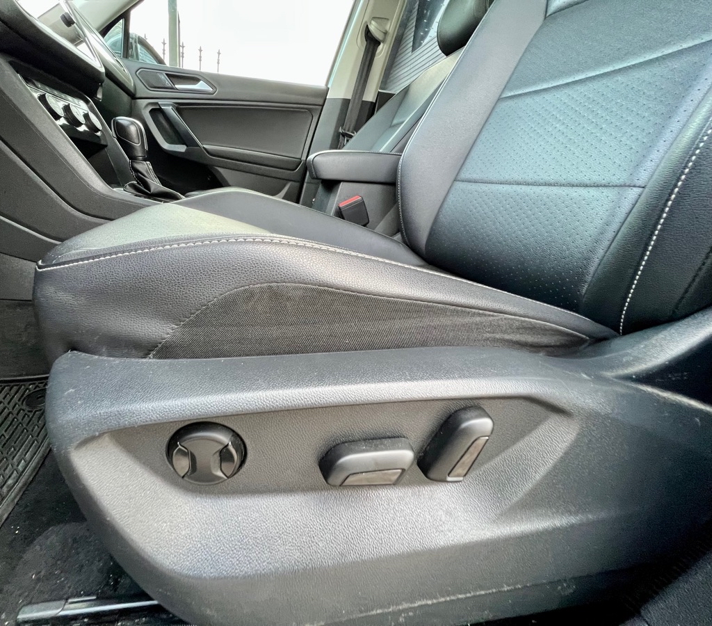Photo 44 of this VOLKSWAGEN TIGUAN