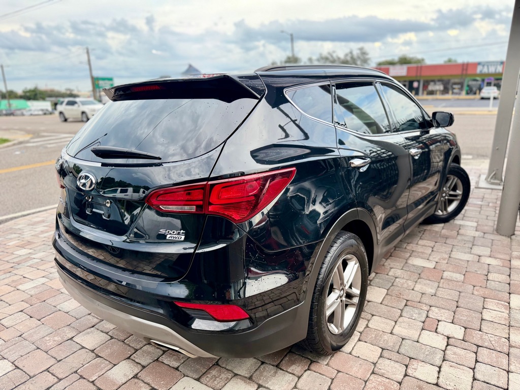 Photo 2 of this HYUNDAI SANTA FE SPORT