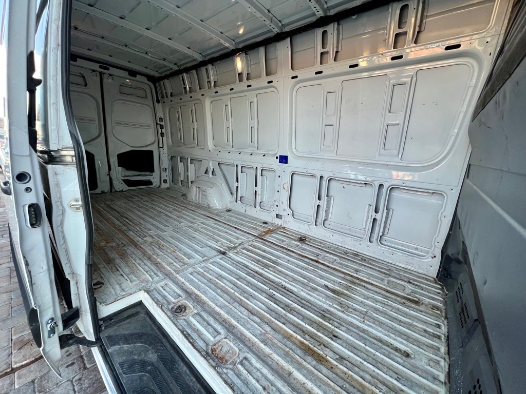 Photo 18 of this FREIGHTLINER SPRINTER