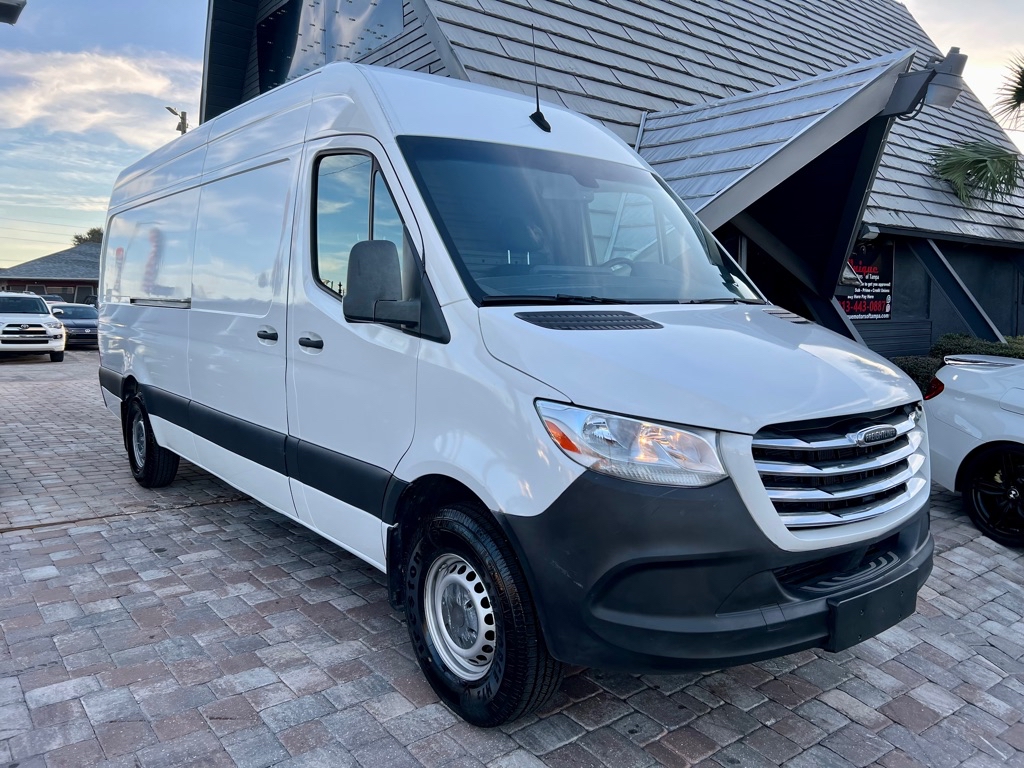 Photo 3 of this FREIGHTLINER SPRINTER