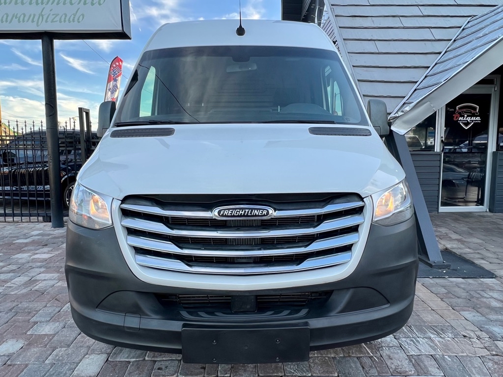 Photo 4 of this FREIGHTLINER SPRINTER