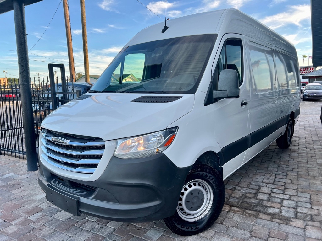 Photo 27 of this FREIGHTLINER SPRINTER