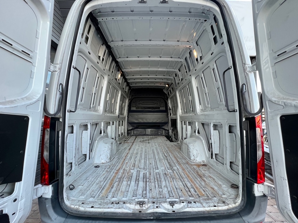 Photo 17 of this FREIGHTLINER SPRINTER