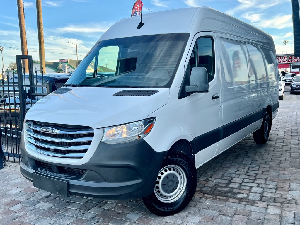 Photo 2 of this FREIGHTLINER SPRINTER