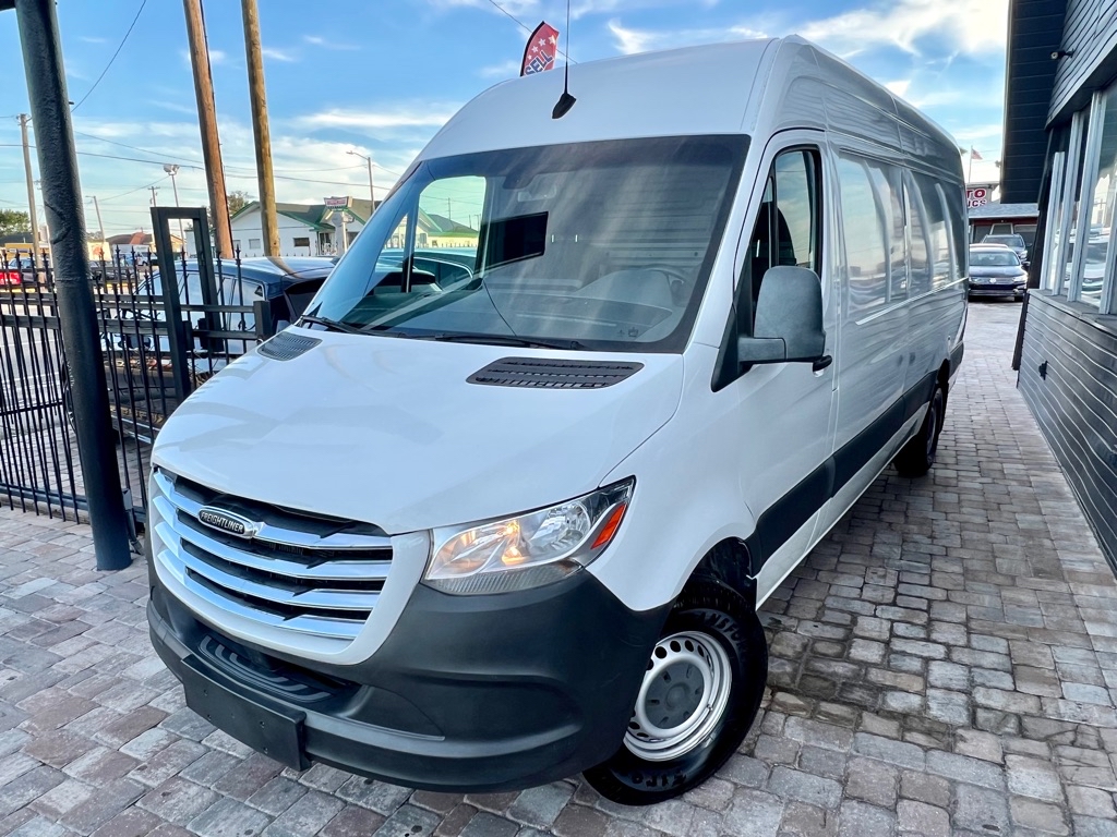 Photo 24 of this FREIGHTLINER SPRINTER
