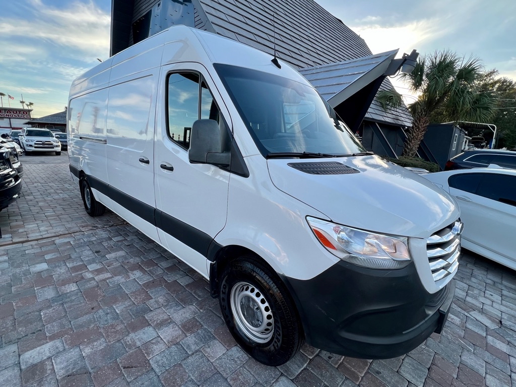 Photo 26 of this FREIGHTLINER SPRINTER