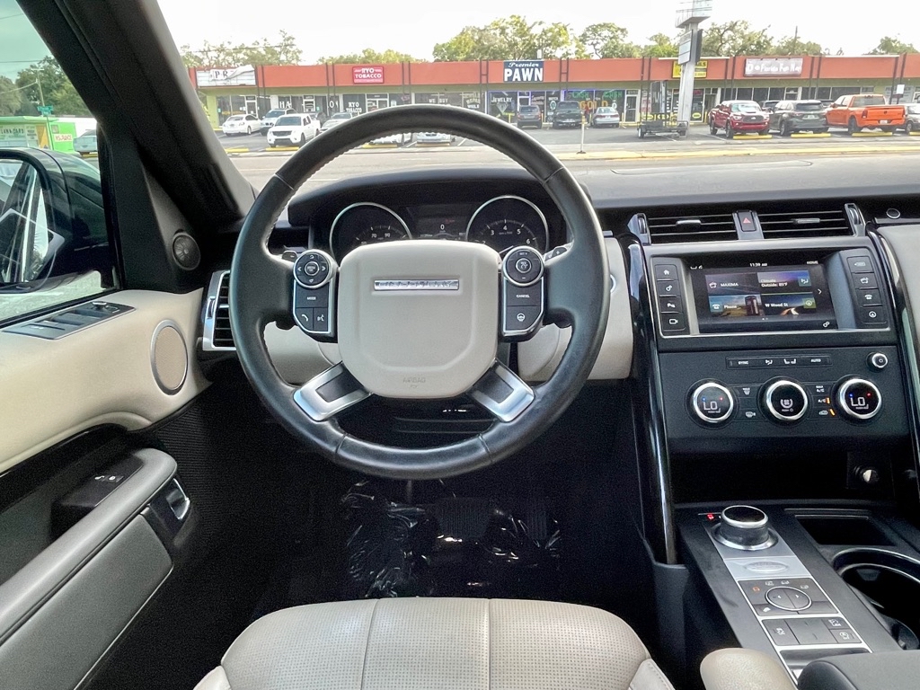Photo 32 of this LAND ROVER DISCOVERY