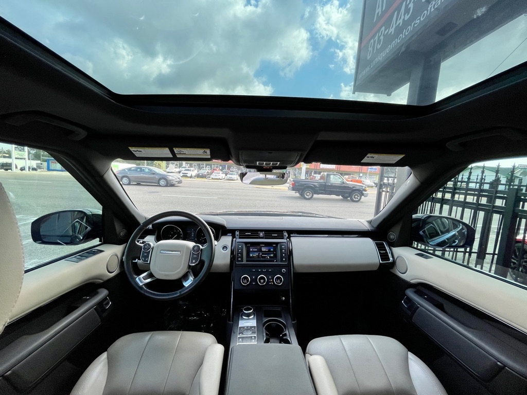 Photo 13 of this LAND ROVER DISCOVERY
