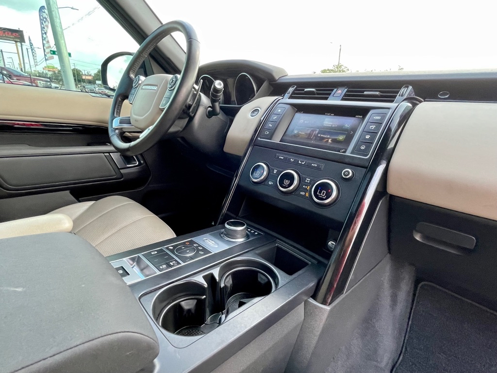 Photo 22 of this LAND ROVER DISCOVERY