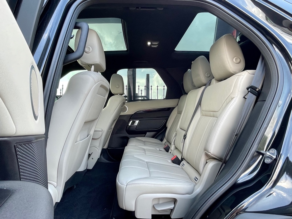 Photo 19 of this LAND ROVER DISCOVERY