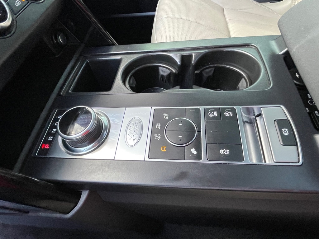 Photo 16 of this LAND ROVER DISCOVERY