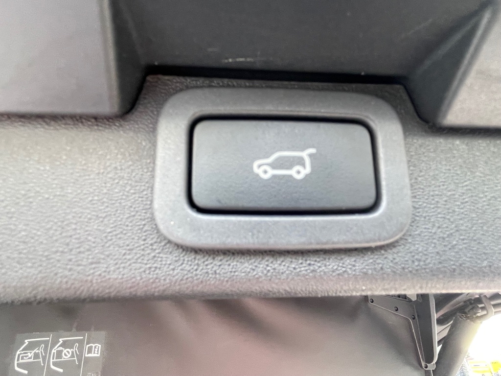 Photo 37 of this LAND ROVER DISCOVERY