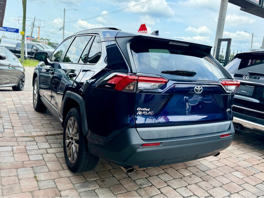 Photo 7 of this TOYOTA RAV4
