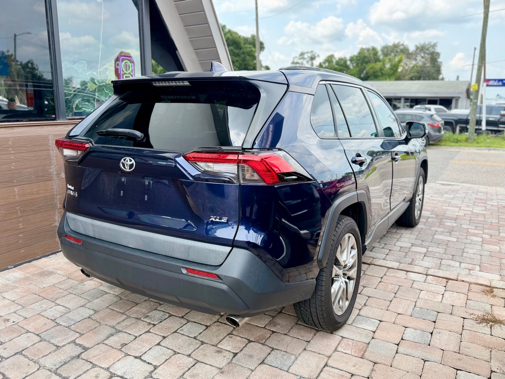 Photo 9 of this TOYOTA RAV4