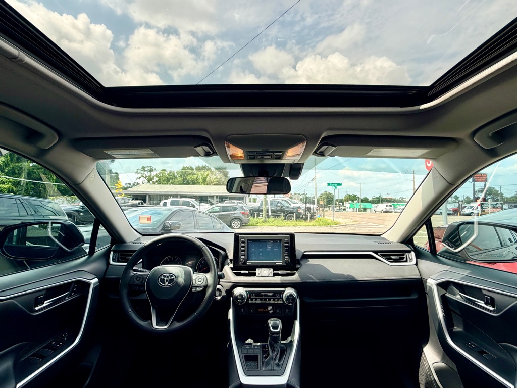 Photo 12 of this TOYOTA RAV4