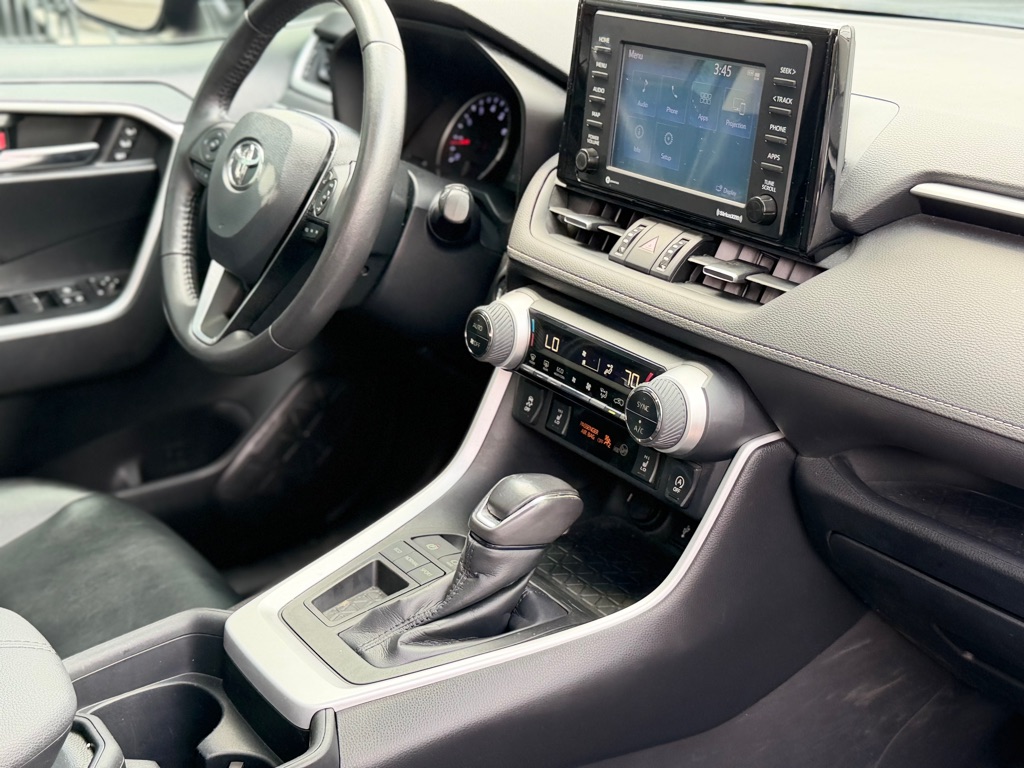 Photo 21 of this TOYOTA RAV4