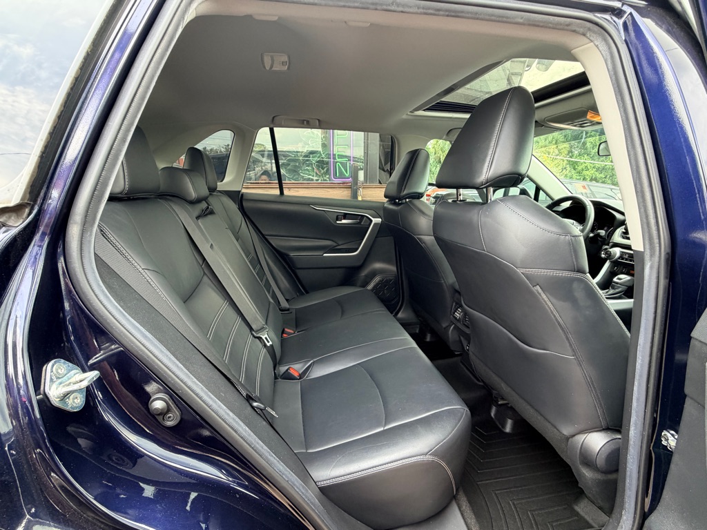 Photo 19 of this TOYOTA RAV4