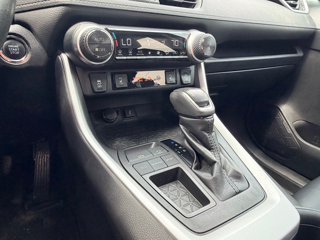 Photo 16 of this TOYOTA RAV4