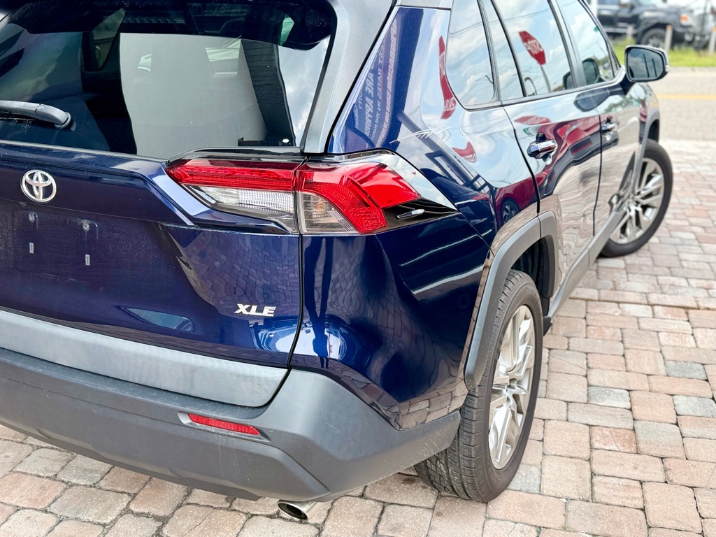 Photo 24 of this TOYOTA RAV4