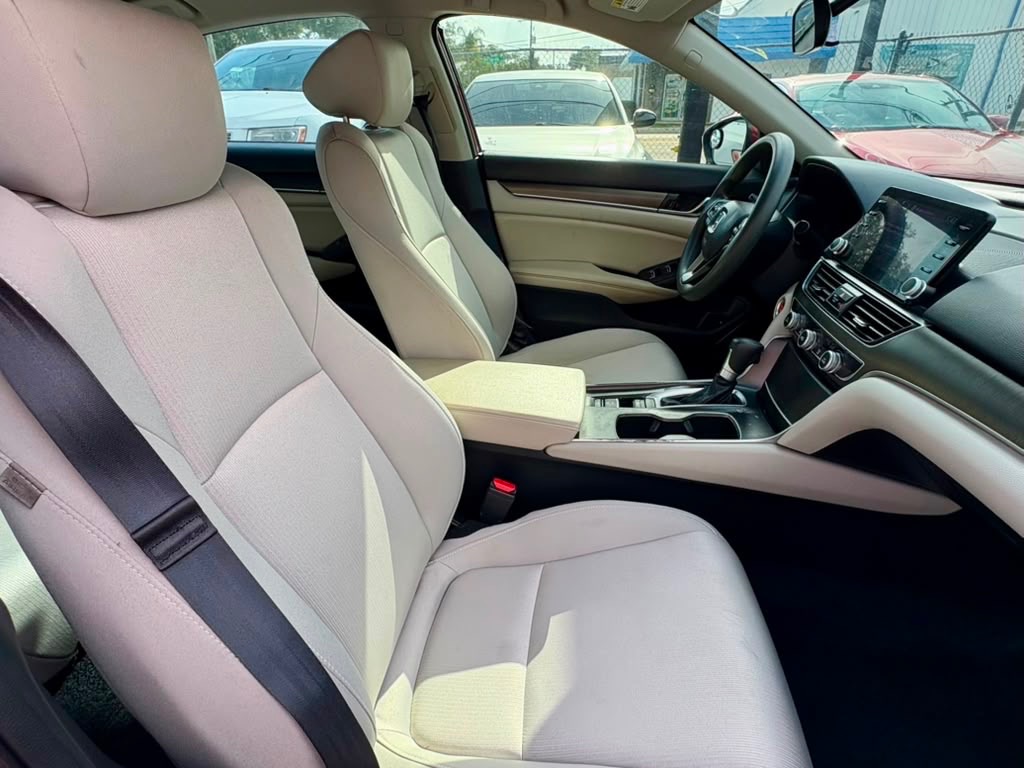 Photo 15 of this HONDA ACCORD