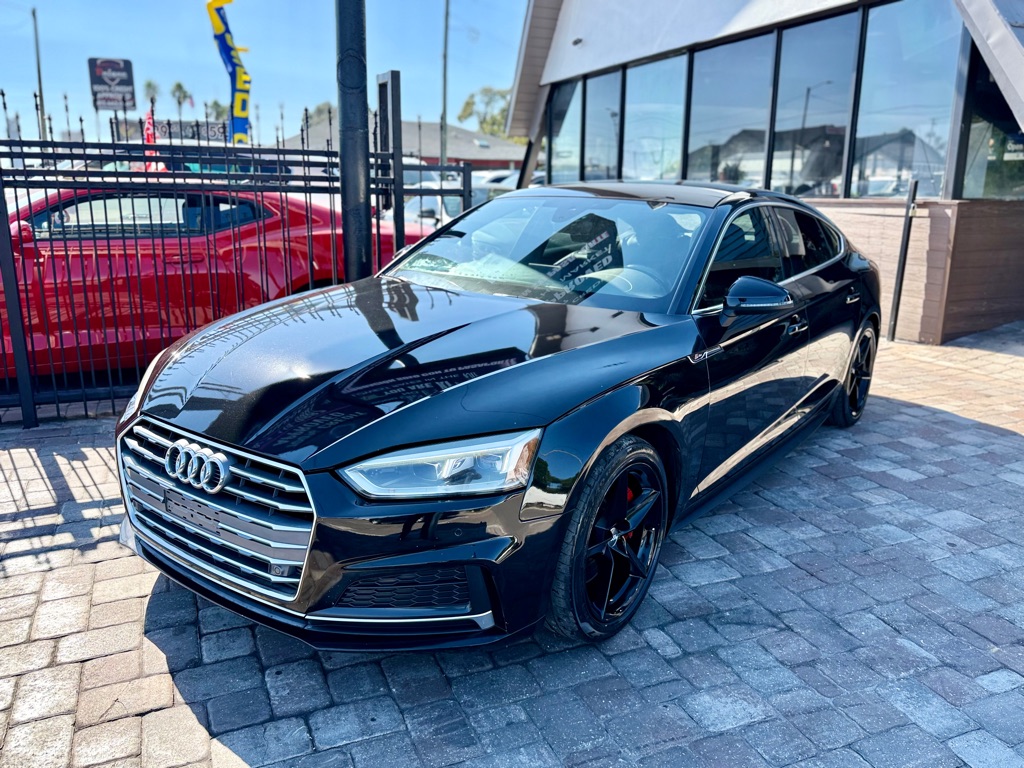 Photo 5 of this AUDI A5