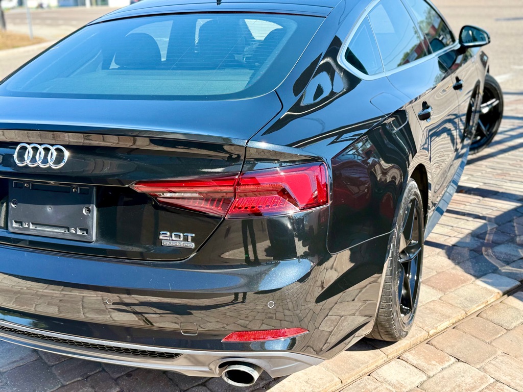 Photo 14 of this AUDI A5