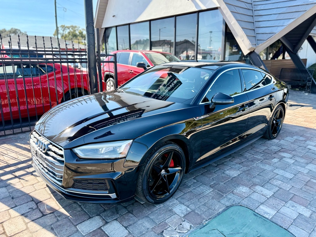 Photo 30 of this AUDI A5