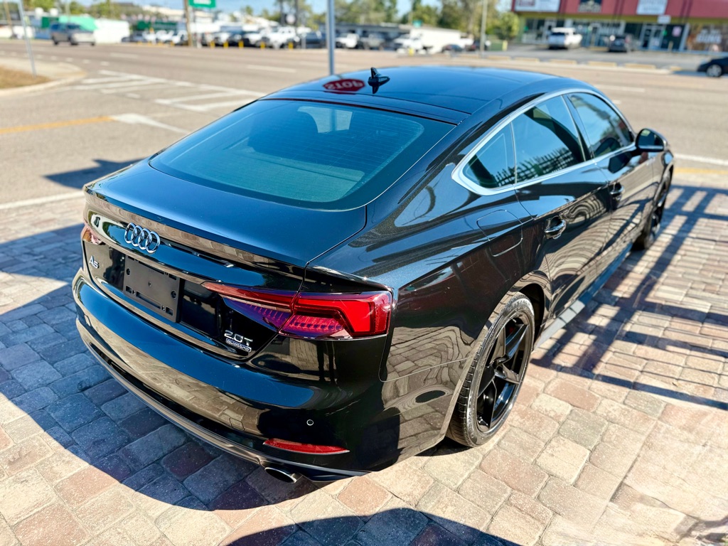 Photo 27 of this AUDI A5
