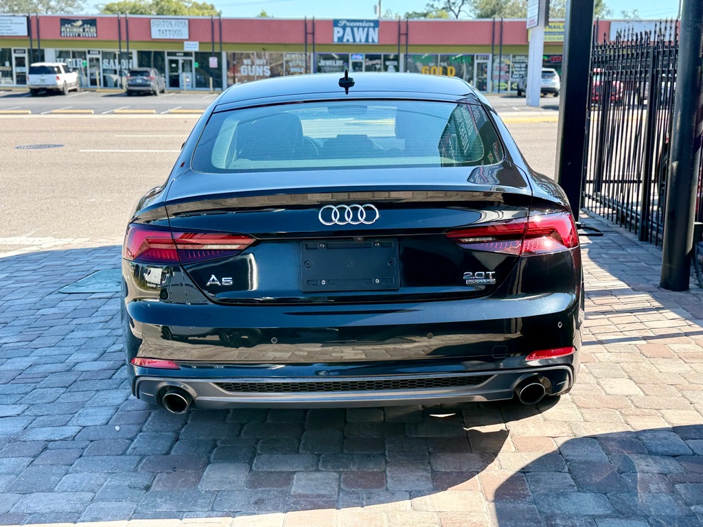 Photo 8 of this AUDI A5