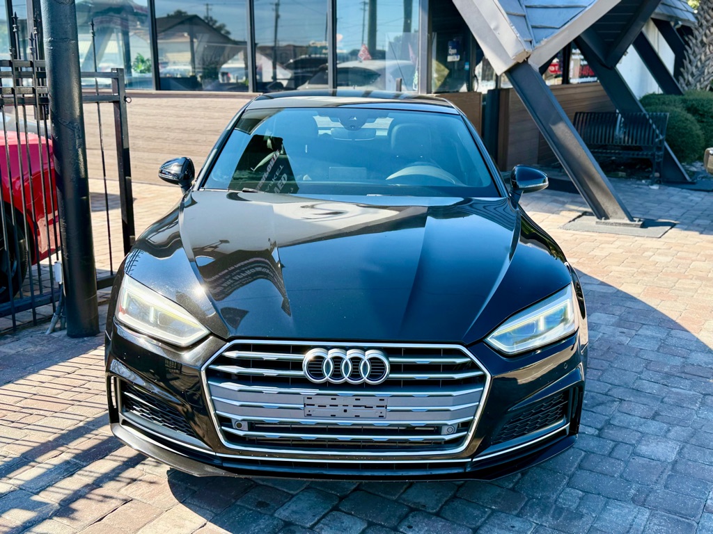 Photo 4 of this AUDI A5