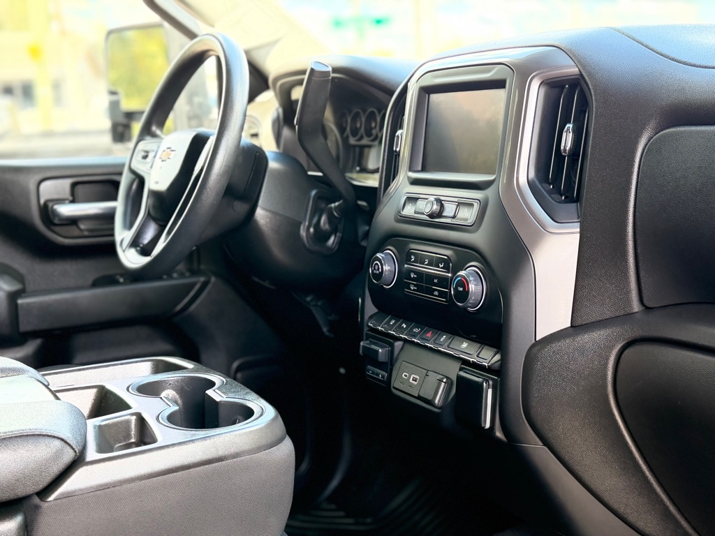Photo 17 of this CHEVROLET SILVERADO 2500