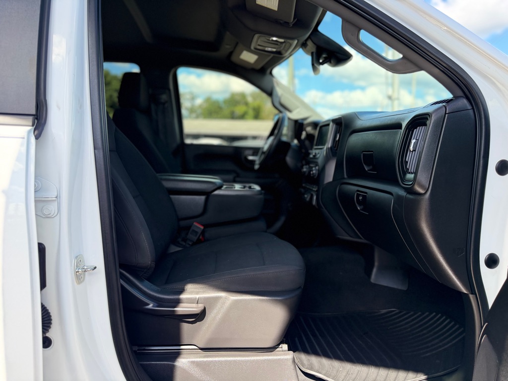 Photo 16 of this CHEVROLET SILVERADO 2500