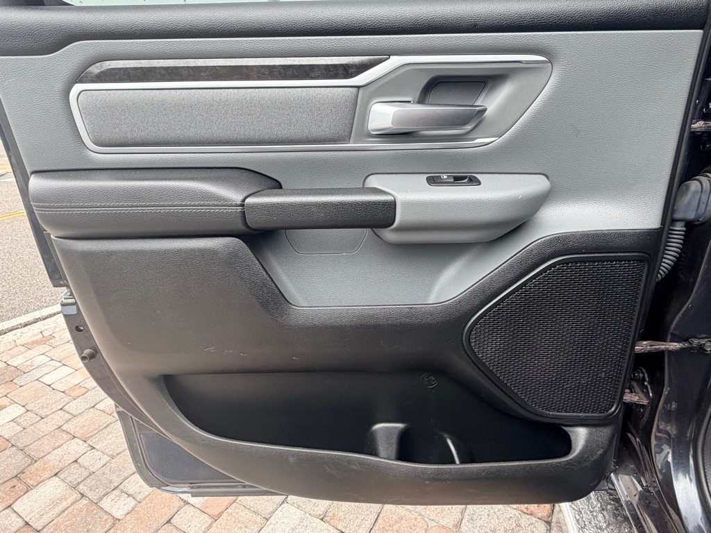 Photo 27 of this RAM 1500