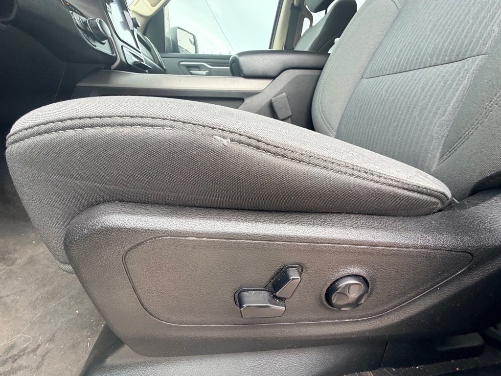 Photo 26 of this RAM 1500