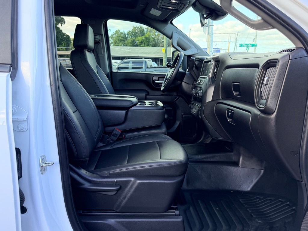 Photo 23 of this CHEVROLET SILVERADO 3500
