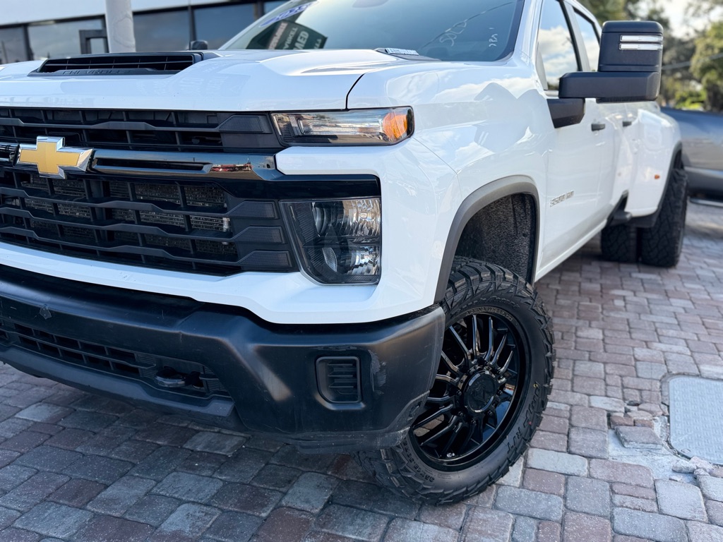 Photo 31 of this CHEVROLET SILVERADO 3500