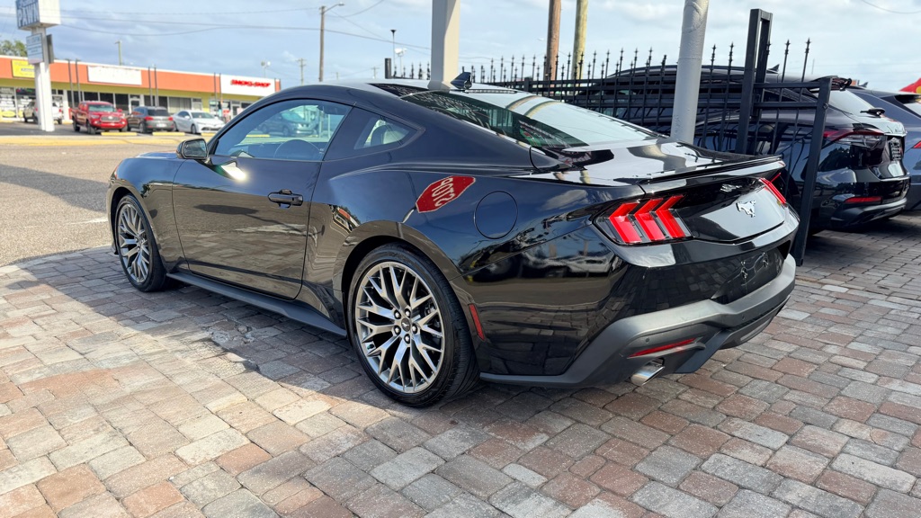 Photo 8 of this FORD MUSTANG