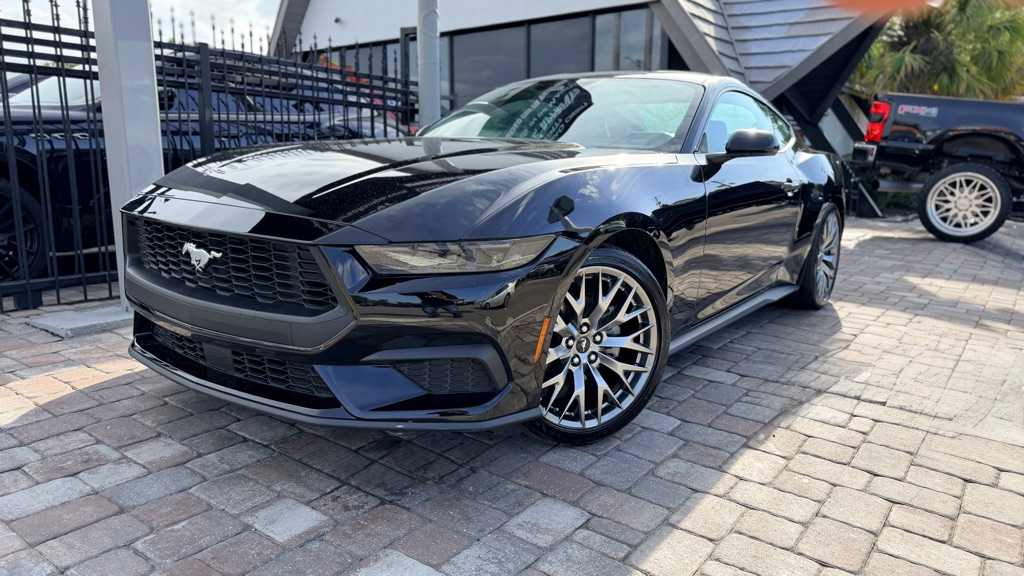 2025 FORD MUSTANG