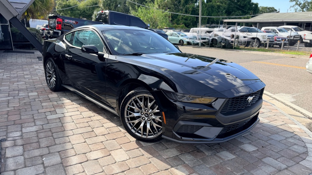 Photo 4 of this FORD MUSTANG