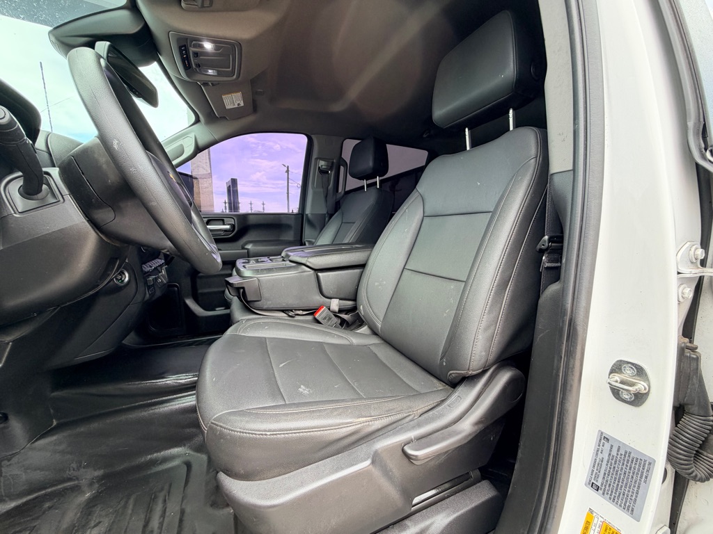 Photo 17 of this CHEVROLET SILVERADO 2500