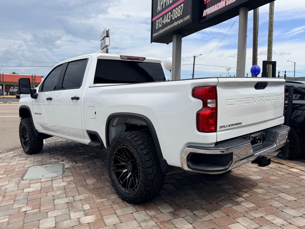 Photo 9 of this CHEVROLET SILVERADO 2500