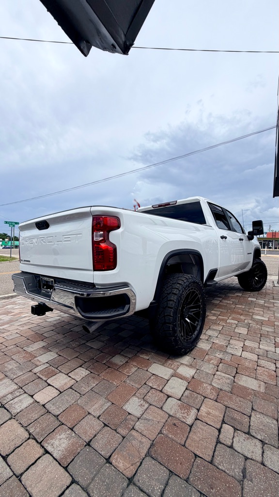 Photo 4 of this CHEVROLET SILVERADO 2500