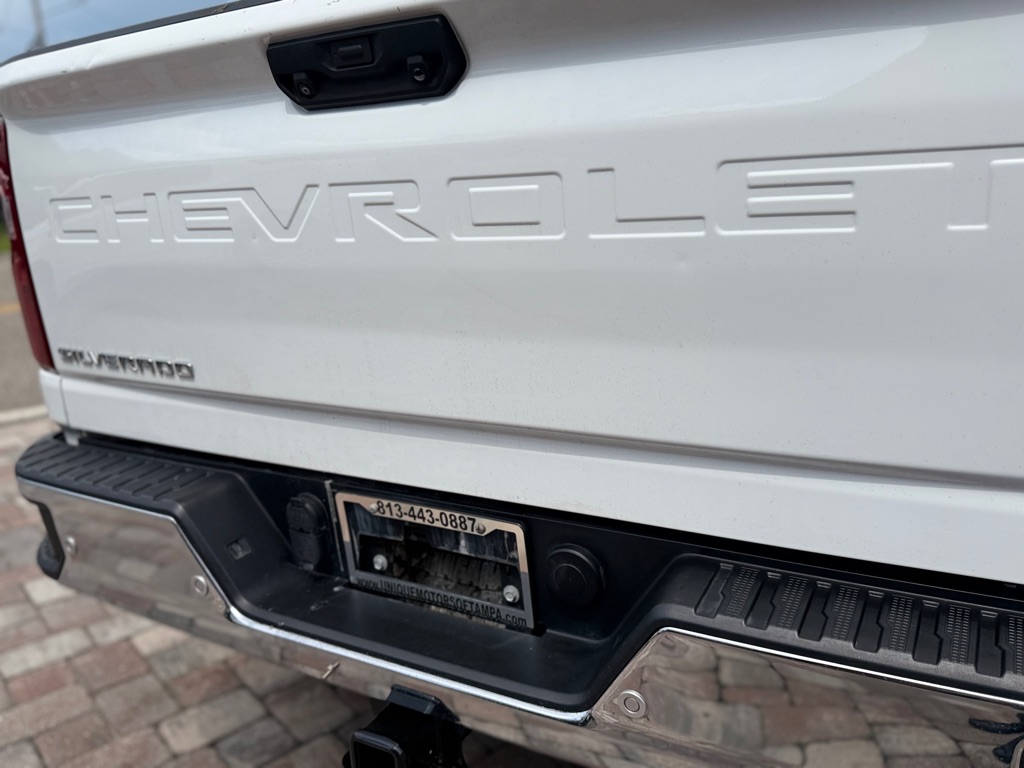 Photo 23 of this CHEVROLET SILVERADO 2500