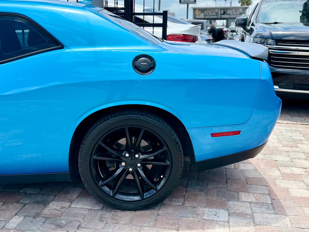 Photo 10 of this DODGE CHALLENGER