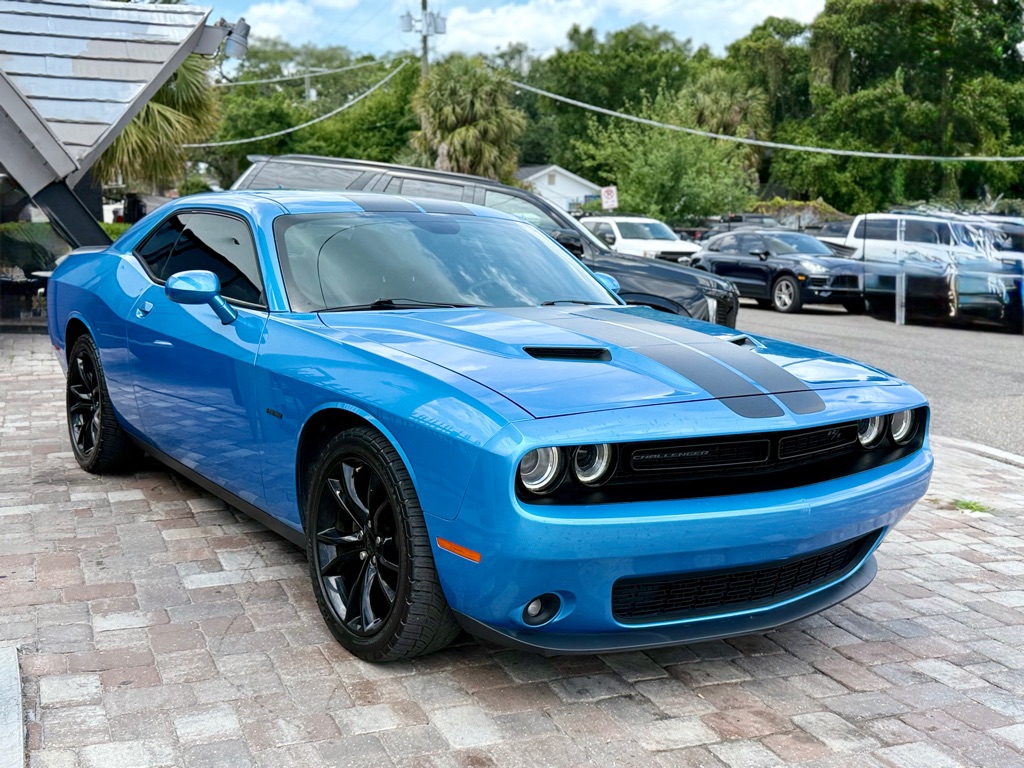 Photo 3 of this DODGE CHALLENGER