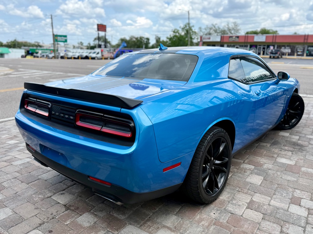 Photo 2 of this DODGE CHALLENGER