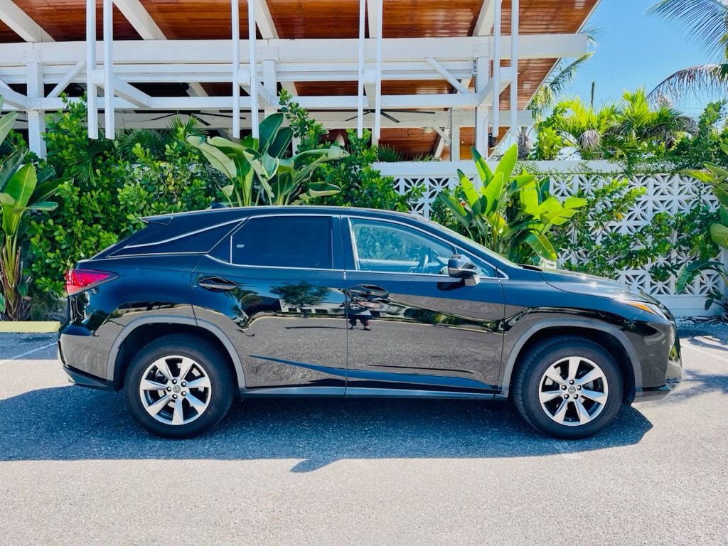 Photo 7 of this LEXUS RX